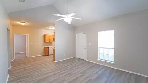 112 Collett Ct, Weatherford, TX 76088