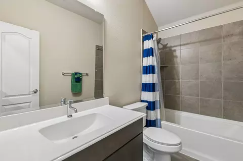 Bath - 1105 Mapleton Dr, Anna, TX 75409 photo 3 of 3