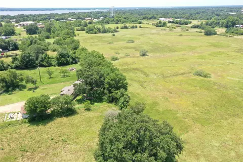 381 Paddock Dr #A, Mabank, TX 75156