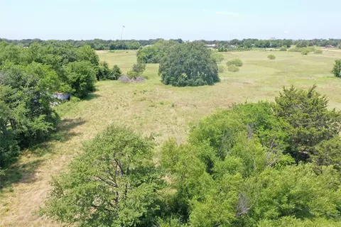 381 Paddock Dr #A, Mabank, TX 75156
