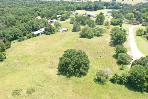 381 Paddock Dr #A, Mabank, TX 75156