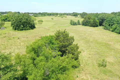 381 Paddock Dr #B, Mabank, TX 75156