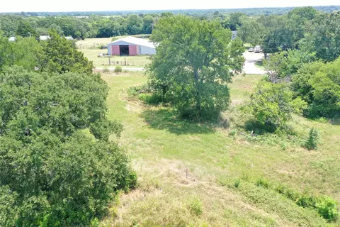 381 Paddock Dr #B, Mabank, TX 75156