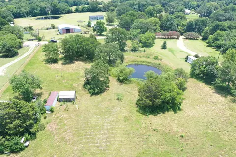381 Paddock Dr #B, Mabank, TX 75156