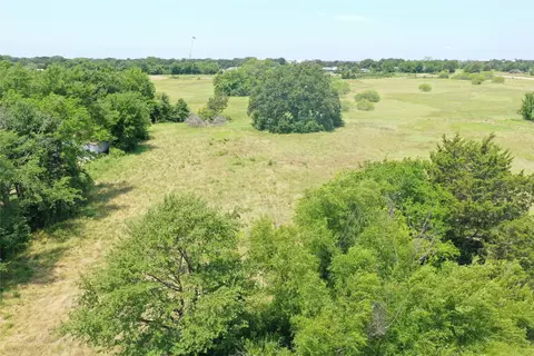 381 Paddock Dr #C, Mabank, TX 75156