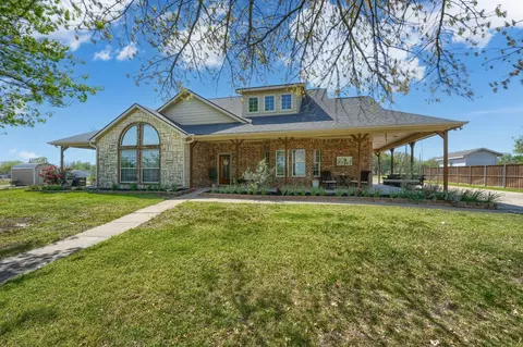 105 N Jones St, Royse City, TX 75189