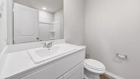 Bath - 1920 Cherokee Ln, Cleburne, TX 76033 photo 1 of 2