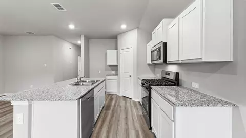 Kitchen - 1920 Cherokee Ln, Cleburne, TX 76033 photo 3 of 5