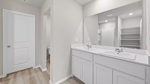 Entry Way - 1920 Cherokee Ln, Cleburne, TX 76033 photo 5 of 6