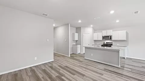 Entry Way - 1920 Cherokee Ln, Cleburne, TX 76033 photo 2 of 6