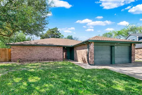 4106 Whitman Ln, Grand Prairie, TX 75052