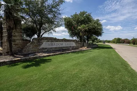 1099 Deerfield Dr, Wills Point, TX 75169