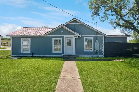 126 Alexander St, Hillsboro, TX 76645