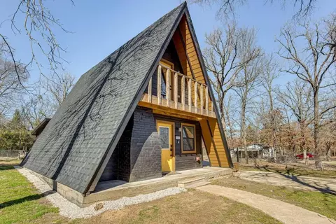 5248 Sam Houston Dr, Log Cabin, TX 75148