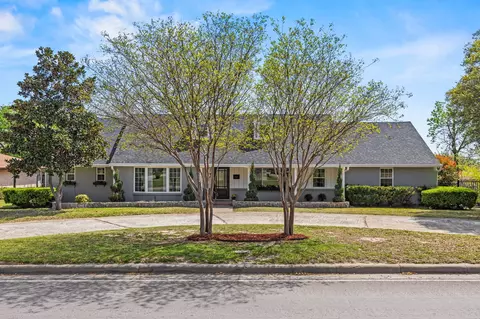 1636 W Red Bird Ln, Dallas, TX 75232