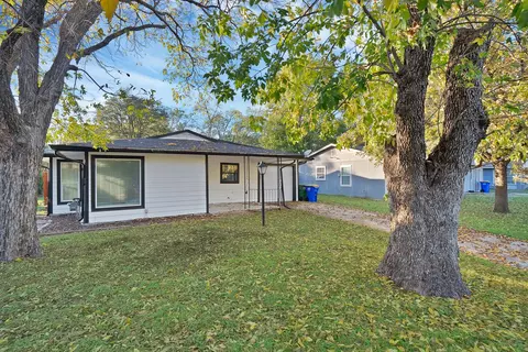 809 Hackamore St, White Settlement, TX 76108