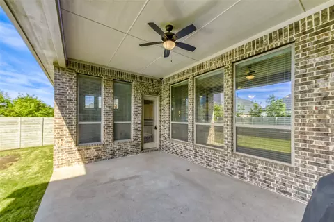 Exterior - 1121 7th St, Argyle, TX 76226 photo 3 of 4
