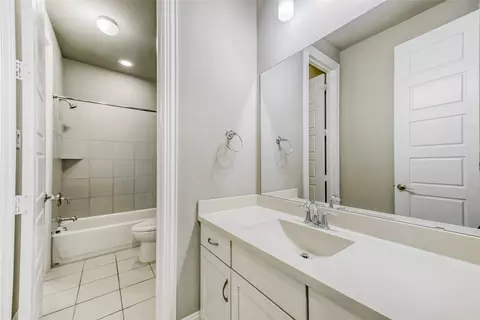 Bath - 1121 7th St, Argyle, TX 76226 photo 4 of 5