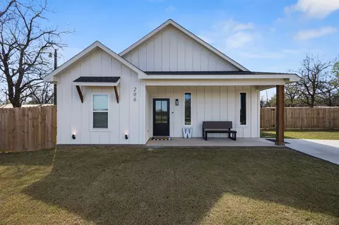 200 Walnut St, Chico, TX 76431
