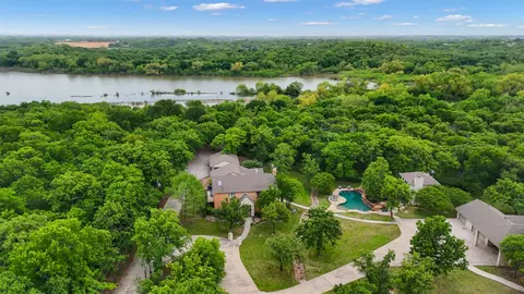 2243 Wood Hollow Rd, Denton, TX 76208