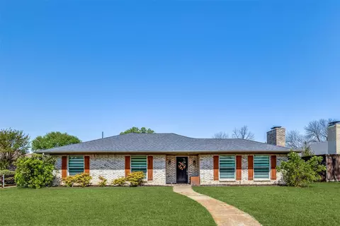 3213 Dover Dr, Plano, TX 75075