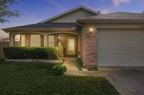 2316 Overlook Ln, Denton, TX 76207