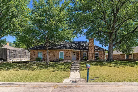 903 Village Green Dr, Rockwall, TX 75087
