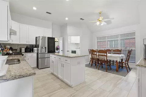 Kitchen - 6809 Westover, Rowlett, TX 75089 photo 2 of 5