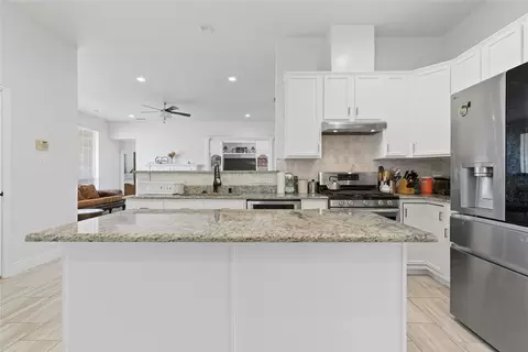 Kitchen - 6809 Westover, Rowlett, TX 75089 photo 4 of 5