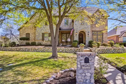 1833 Southpark Dr, Arlington, TX 76013