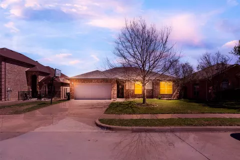 192 Hirth Dr, Crowley, TX 76036