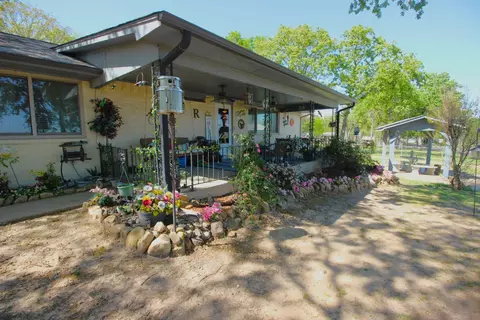 205 Mason Dr, Seven Points, TX 75143