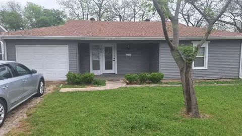 705 Vine St, Euless, TX 76040