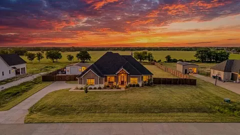 1777 Ryder Lee Ln, Waxahachie, TX 75165