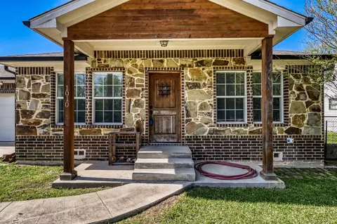 1010 Netherland Dr, Seagoville, TX 75159
