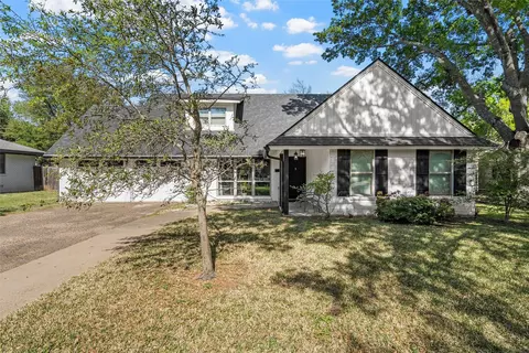 5515 Lake Charles Dr, Waco, TX 76710
