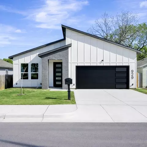 929 E Magnolia Ave, Fort Worth, TX 76104