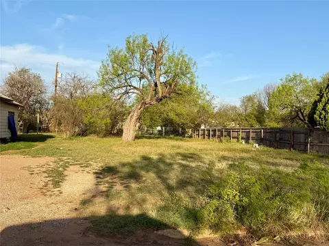 1358 Oak St, Abilene, TX 79602