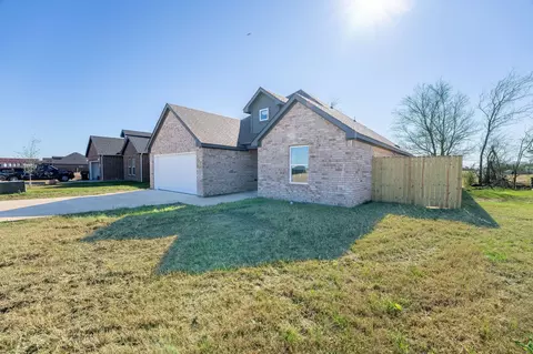 Exterior - 1032 Springview Ln, Mabank, TX 75147 photo 2 of 3