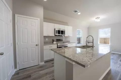 Kitchen - 1032 Springview Ln, Mabank, TX 75147 photo 1 of 1