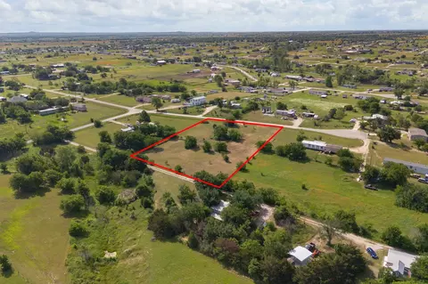 5808 Crest Rd, Joshua, TX 76058