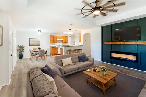 Living - 413 Bethlehem St, Terrell, TX 75160 photo 1 of 3