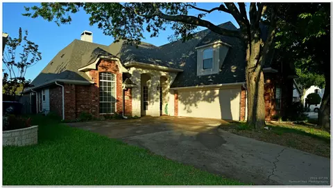 7410 Woodsprings Dr, Garland, TX 75044