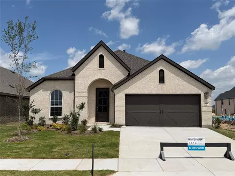 949 Schuberts Rd, Fort Worth, TX 76247