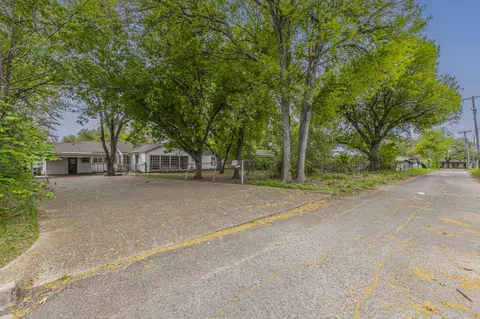 Exterior - 3205 Live Oak Ave, Waco, TX 76708 photo 3 of 4