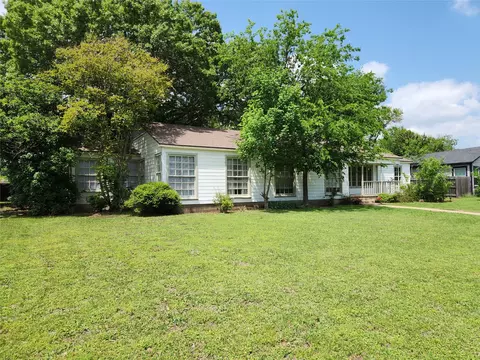 Exterior - 3205 Live Oak Ave, Waco, TX 76708 photo 2 of 4