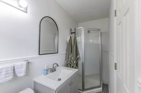 Bath - 3205 Live Oak Ave, Waco, TX 76708 photo 2 of 3
