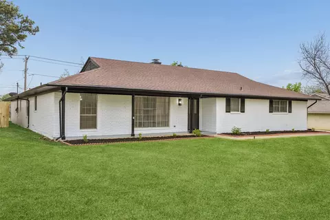 1702 Northcrest Dr, Arlington, TX 76012