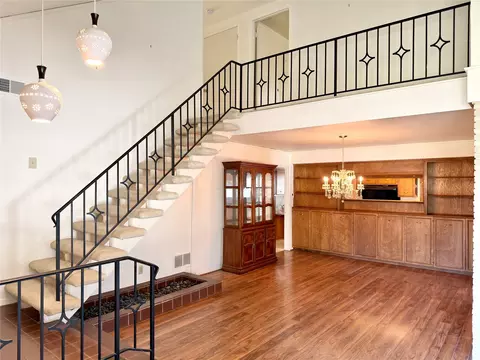 1102 N Edwards Ct, Irving, TX 75062