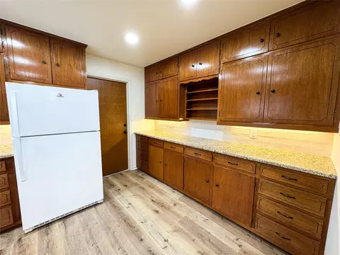 Kitchen - 1601 N 1st St, Haskell, TX 79521 photo 6 of 6